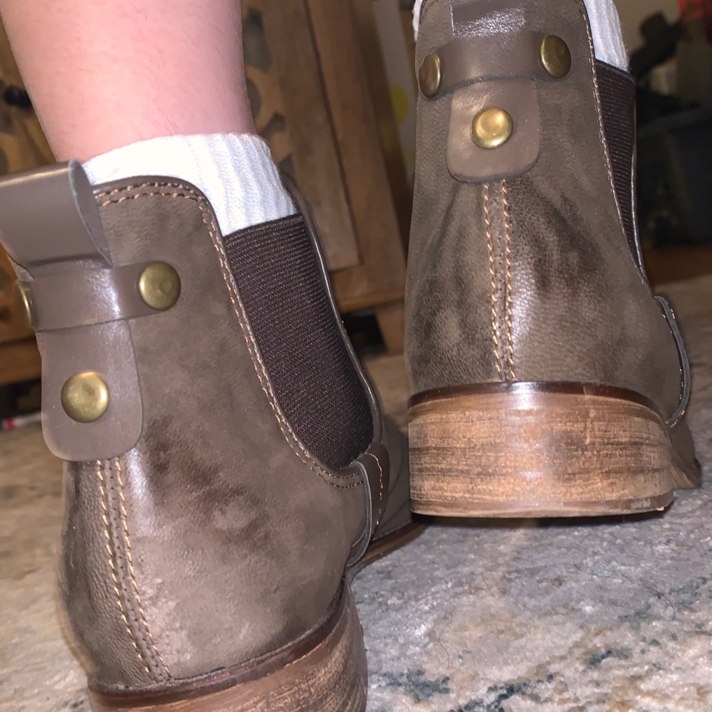 Brown/Olive ankle booties